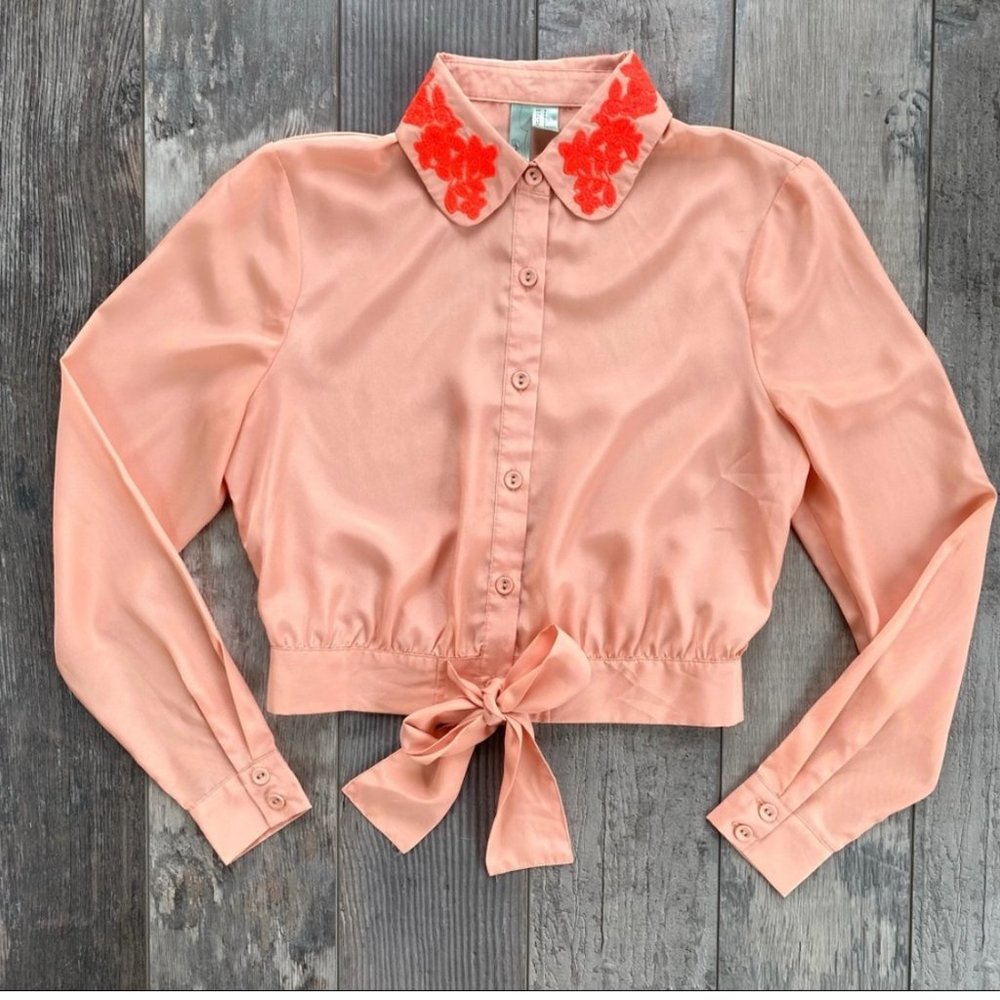 F21 Button Down Long Sleeve Crop Top, Peach with Embroidered Flowers, Size S